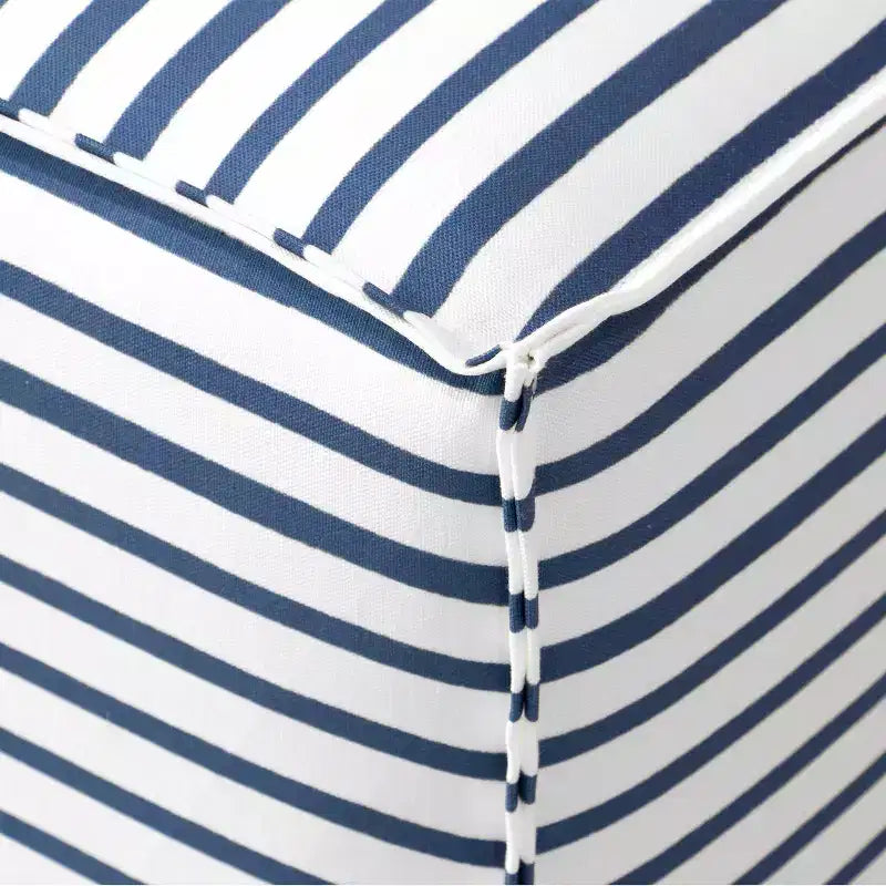 Pouf ottoman français en toile à rayures nautiques : repose-pieds moderne, sans assemblage, structure en bois
